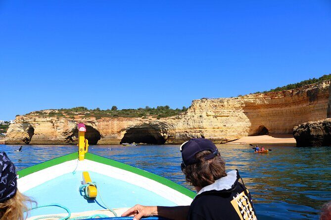 Guided hike 7 hanging valleys and boat trip to Benagil - Lunch on the ocean’s terms: Mediterranean flavors at midday